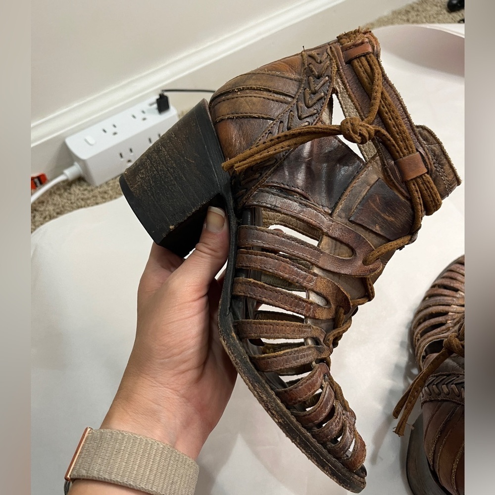 Freebird Wazee Bootie Sandal Brown Sz 7 Cowgirl western boho distressed - Picture 12 of 13